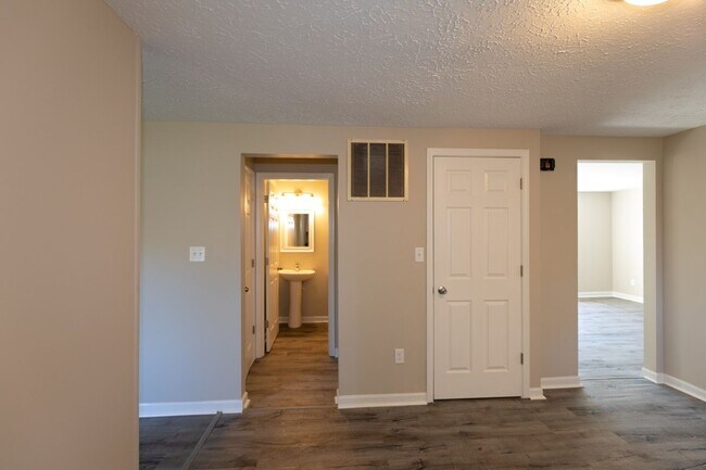 Building Photo - 4 bed 2.5 bath 2 story home with full deck located in Decatur Township