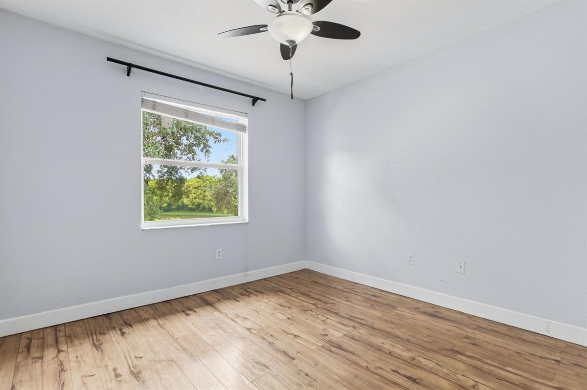 Building Photo - 5056 SW 141st Ave