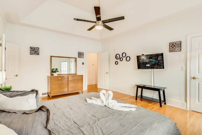 Building Photo - 1408 Aramore Dr SE