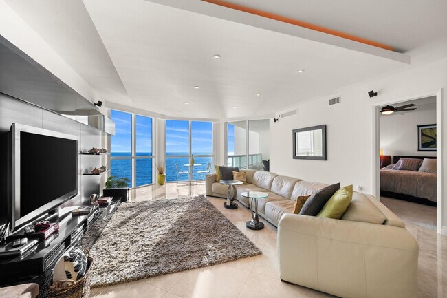 Building Photo - 101 S Fort Lauderdale Beach Blvd