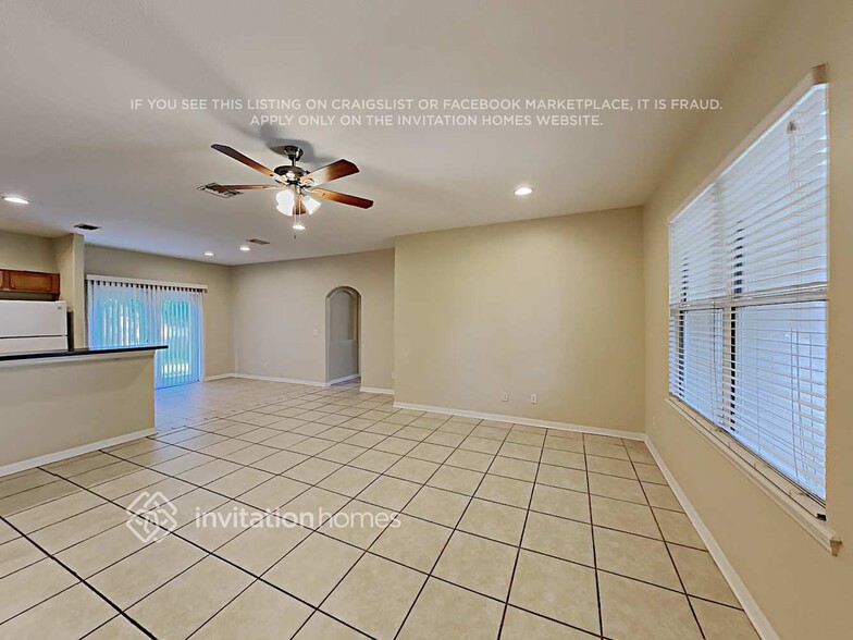 Building Photo - 240 W McClendon St