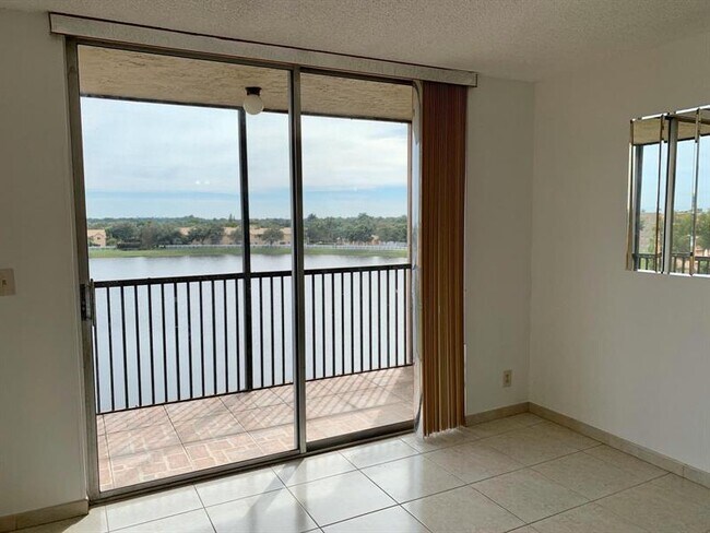 Building Photo - 8710 N Sherman Cir