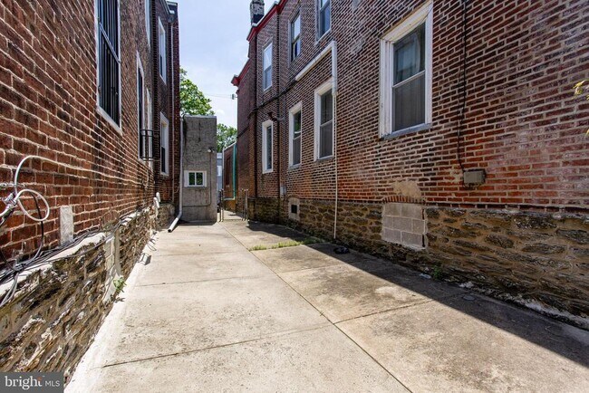 Building Photo - 2103 E Chelten Ave