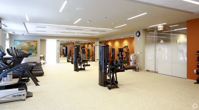 Building Photo - 112 beverly St