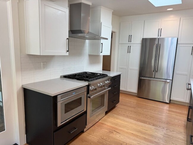 Building Photo - Beautiful updated single level Lafayette h...