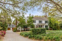 Building Photo - Stunning Single Family Home in The Crescent