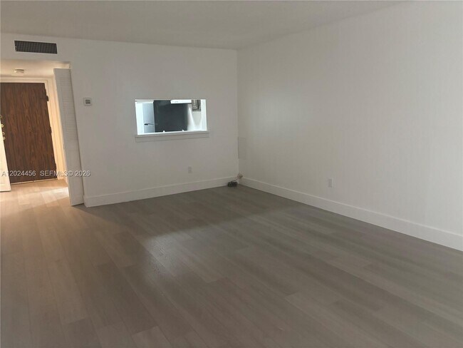 Building Photo - 484 NW 165th St