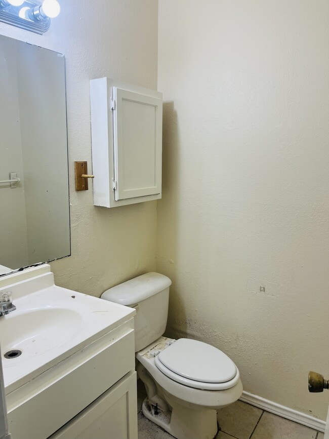 Building Photo - 10019 Caton Pl