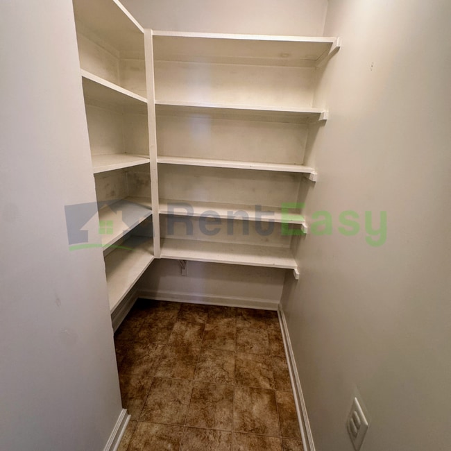 Building Photo - 1323 Emsworth Dr