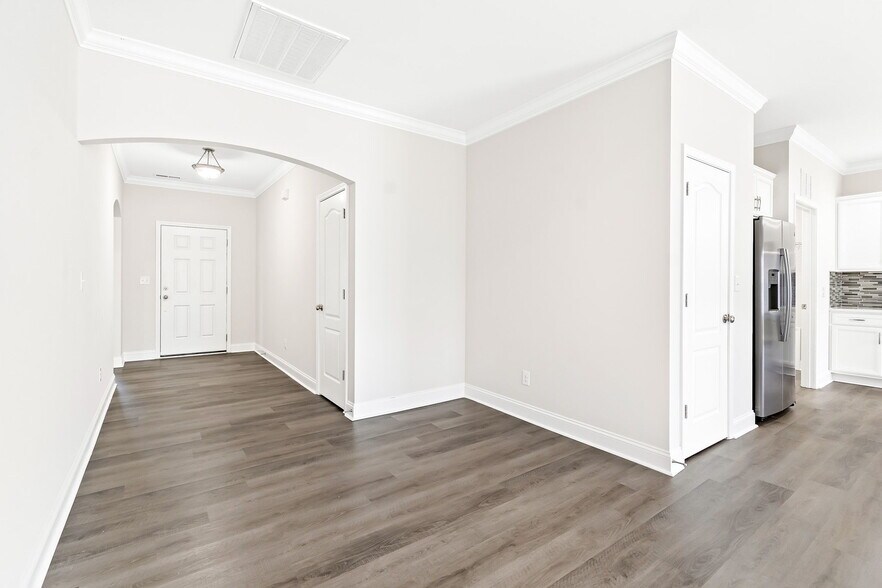 Building Photo - 6531 Knob Creek Dr