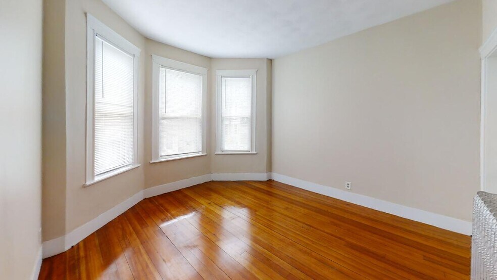 Building Photo - 33 Bellingham St