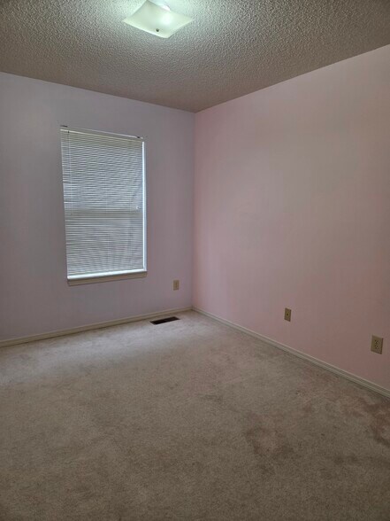 Bedroom 3 - 2120 S Azalea Ln