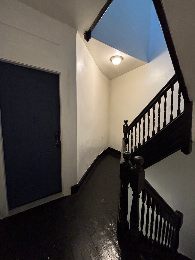 Building Photo - 292X Parkwood Ave