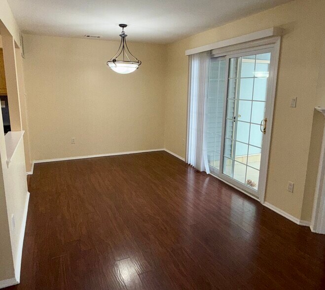 Building Photo - 311 Andover Pl