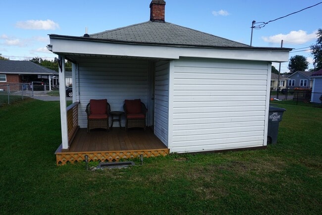 Building Photo - Comfortable One-Level Living in a Prime Location!