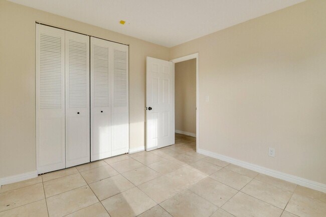 Building Photo - 2777 SE Normand St