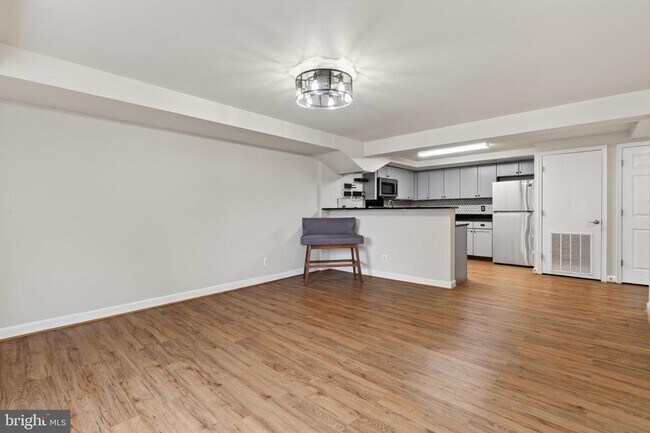 Building Photo - 1461A N Van Dorn St
