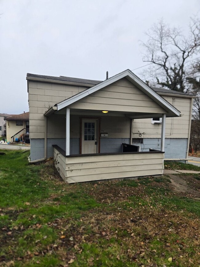 Building Photo - Burtner Rd