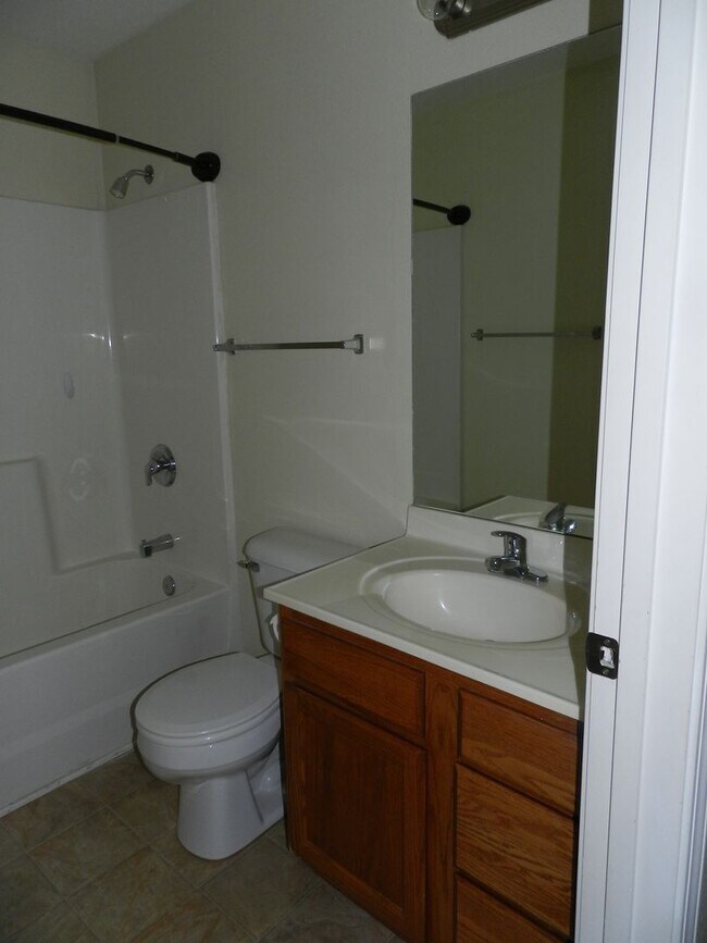 Building Photo - 222 Settlers Pass