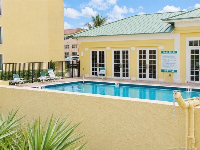 Building Photo - 7380 S Ocean Dr
