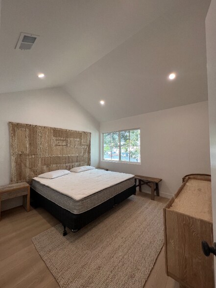 Building Photo - 5045 8th St