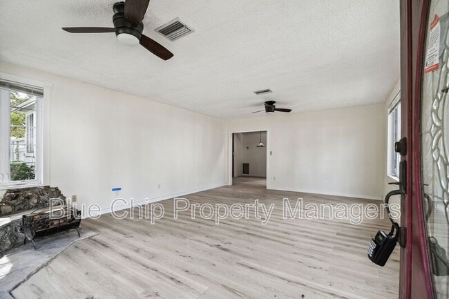 Building Photo - 43 Aegean Ave