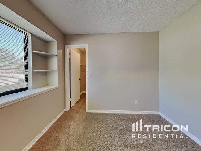 Building Photo - 2258 Felucca Dr