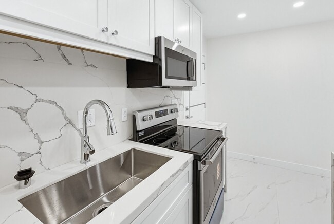 Building Photo - 3334 Altadena Ave.