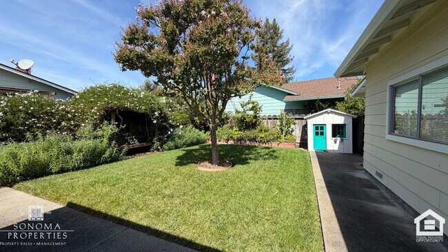 Building Photo - 626 White Briar Dr