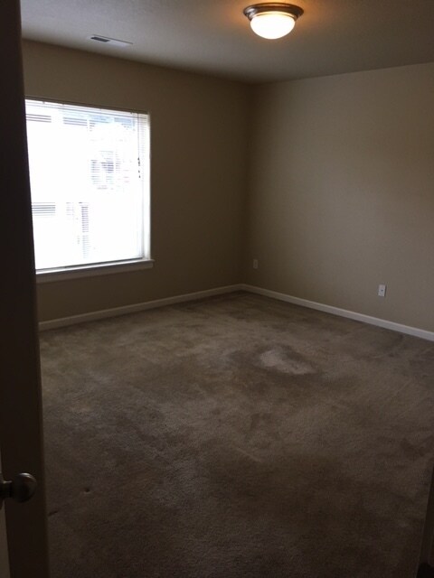 Building Photo - 17963 SW Brisk Ln