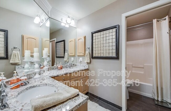 Building Photo - 5571 178th Ave SE