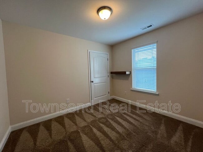 Building Photo - 4411 Low Oak Ct