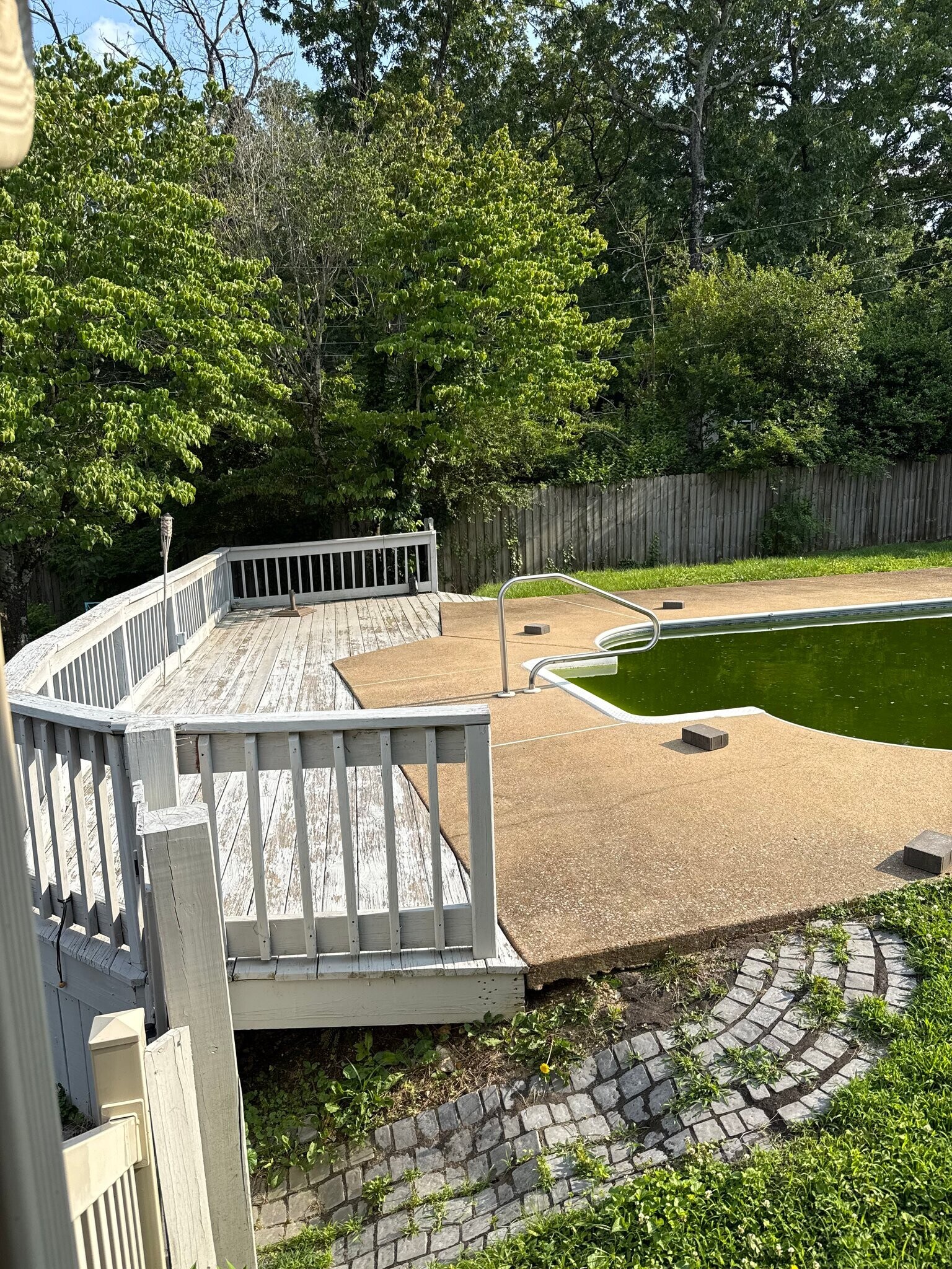 Building Photo - 212 White Oak St