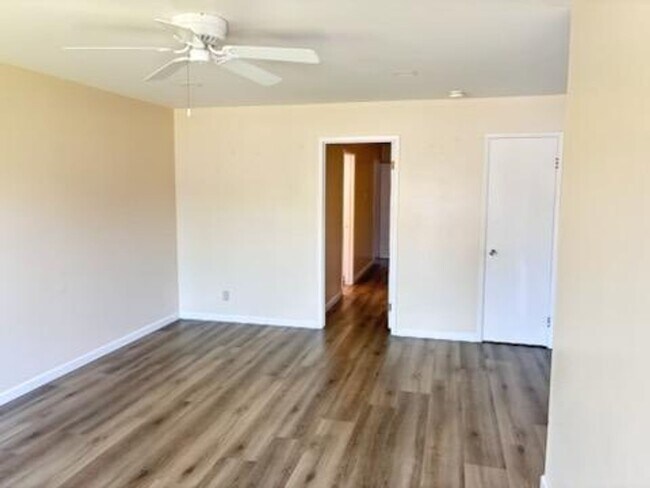 Building Photo - 451 Carneros Ave
