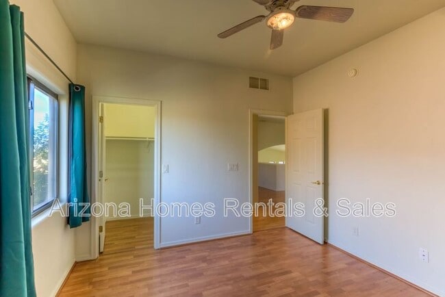 Building Photo - 6413 S Woodland Hills Dr