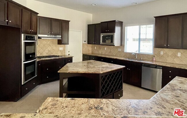 Building Photo - 8776 Soothing Ct