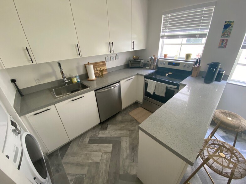 Building Photo - 1525 Pennsylvania Ave