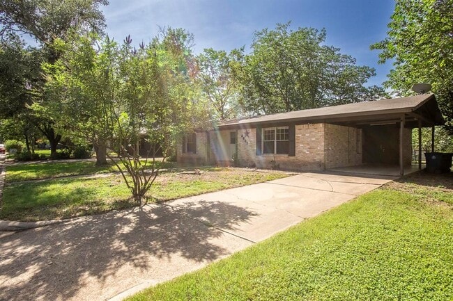 Building Photo - 4807 Sylvandale Dr
