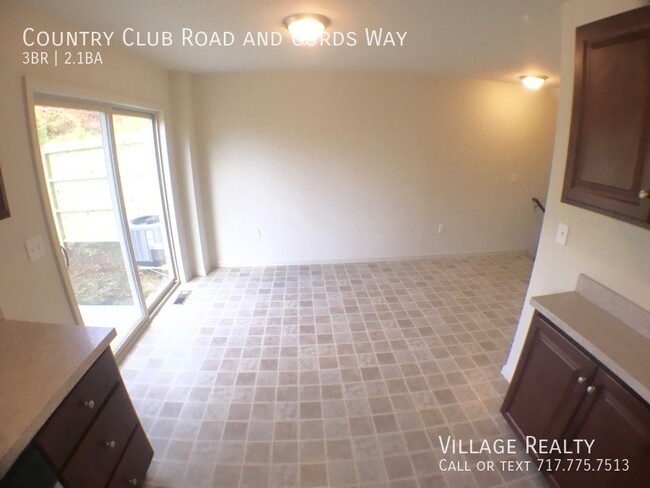 Building Photo - Available mid-January! Spacious 3 bed, 2.5...