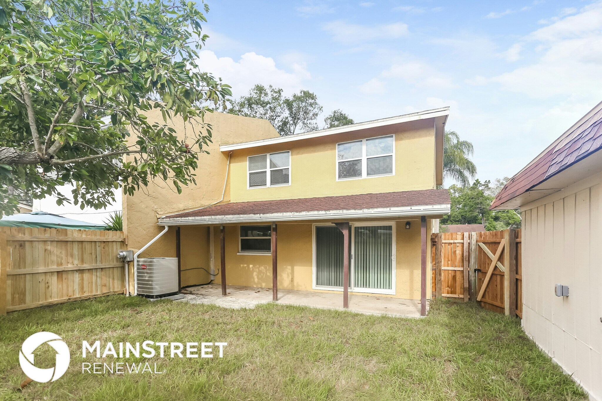 Building Photo - 2065 Loma Linda Way N