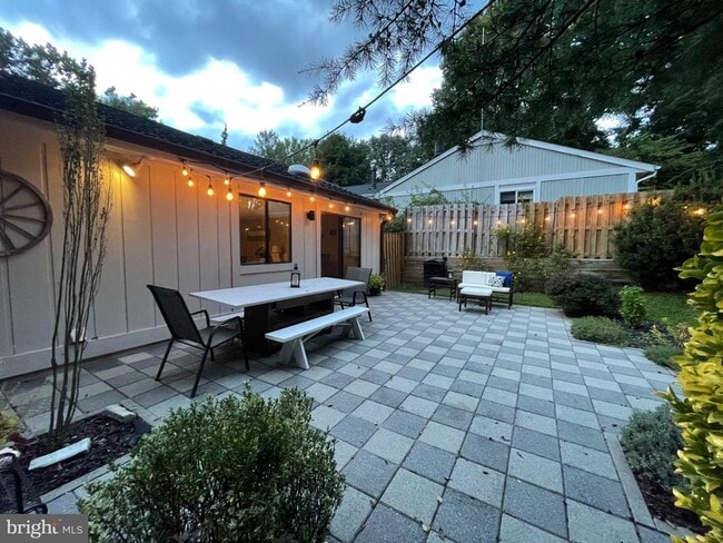 Building Photo - 11302 Gatesborough Ln