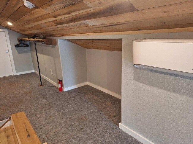 Building Photo - 1084 Nease Dr