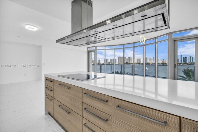 Building Photo - 17111 Biscayne Blvd