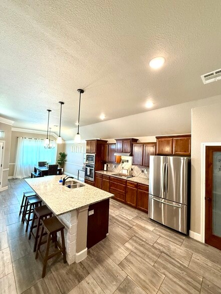 Kitchen - 3006 Crystal Ann Dr