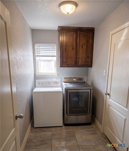 Building Photo - 1207 Liberation Ln