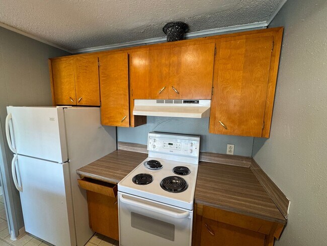 Building Photo - 1074/A/