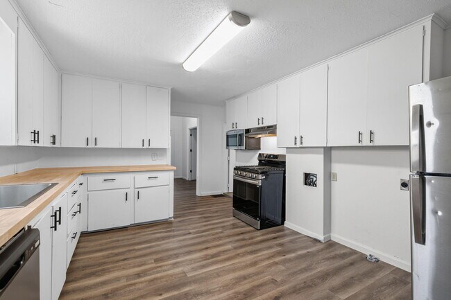 Building Photo - 813 S Jefferson Ave