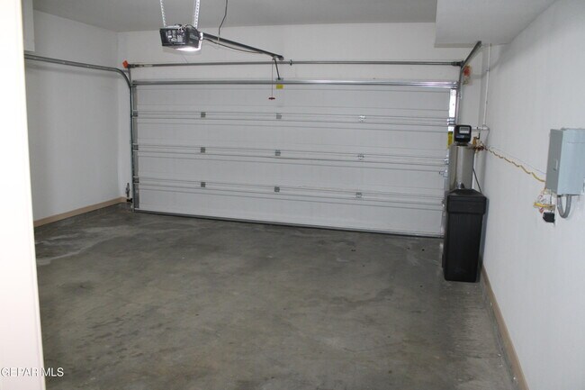 Building Photo - 3060 Cascade Point