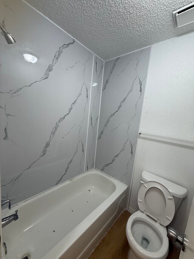 Building Photo - 812 Jefferson Ave