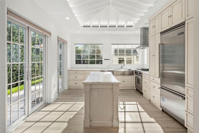 Building Photo - 4491 Prairie Ave